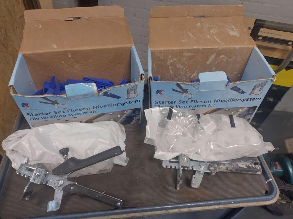 Starter Set Fliesen Nivelliersystem tegel levelling set, Doe-het-zelf en Verbouw, Tegels, Ophalen of Verzenden, Zo goed als nieuw