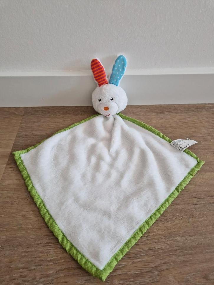 Knuffeldoekje konijn Action ZD trading wit groen K6727, Kinderen en Baby's, Speelgoed | Knuffels en Pluche, Zo goed als nieuw
