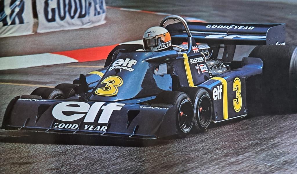 2 Grote Posters van Oude F1 Auto's, Ophalen of Verzenden