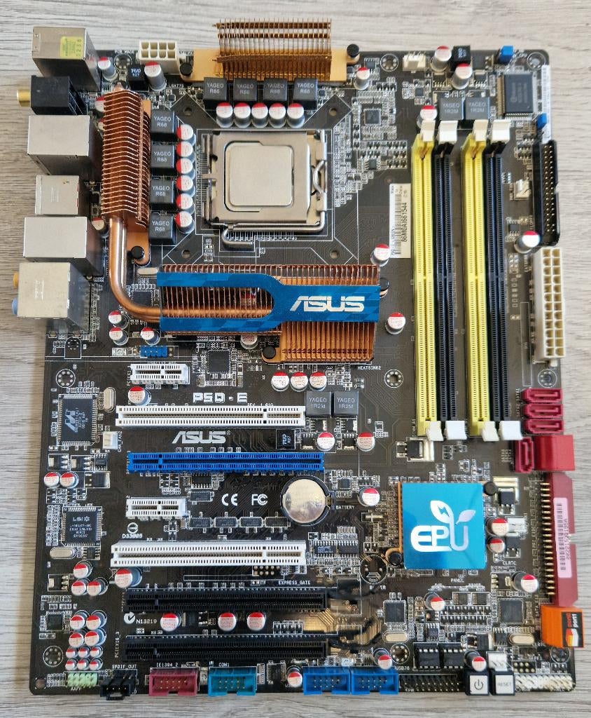Asus p5q-e 775 + 5 cpu`s see pic, Computers en Software, Moederborden, Gebruikt, DDR3, ATX, Intel