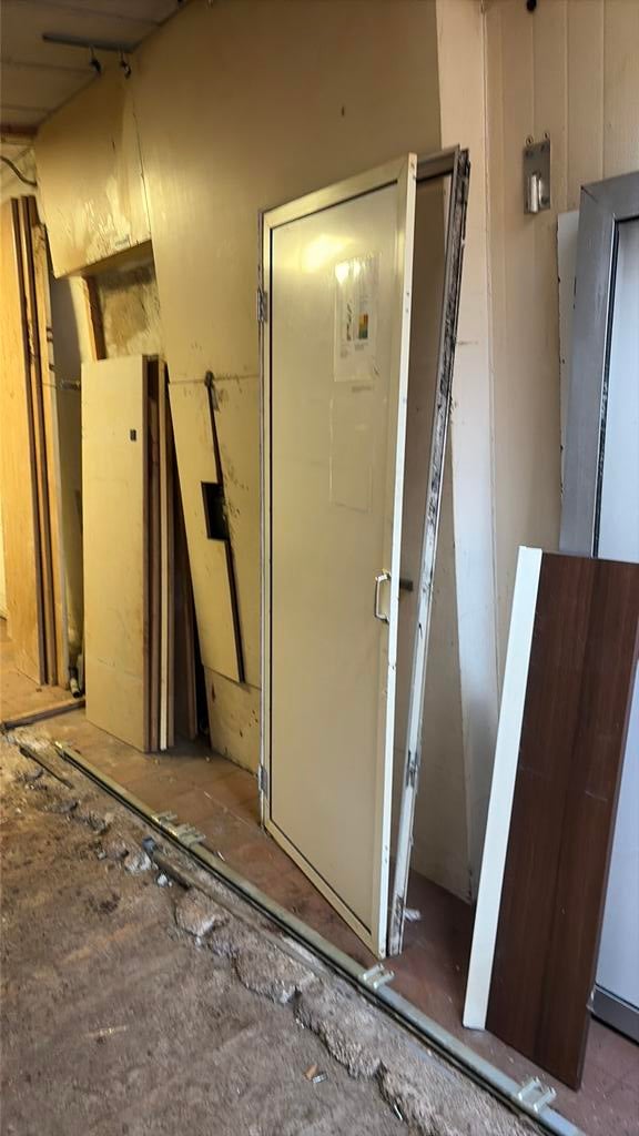 Deur met kozijn van Aluminium, Deurkozijn, Aluminium, Zo goed als nieuw, Ophalen