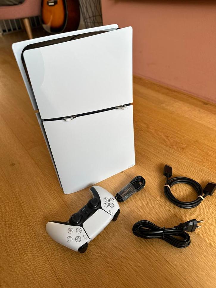PlayStation 5 Digital Slim Console - Zo goed als nieuw, Spelcomputers en Games, Games | Sony PlayStation 5, Zo goed als nieuw