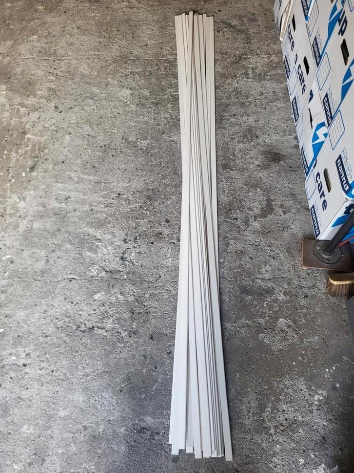 20x Plakplint Aspen Eiken - Nieuwstaat, Doe-het-zelf en Verbouw, Plinten en Afwerking, Nieuw, Plinten, Eiken, 200 tot 250 cm, Ophalen