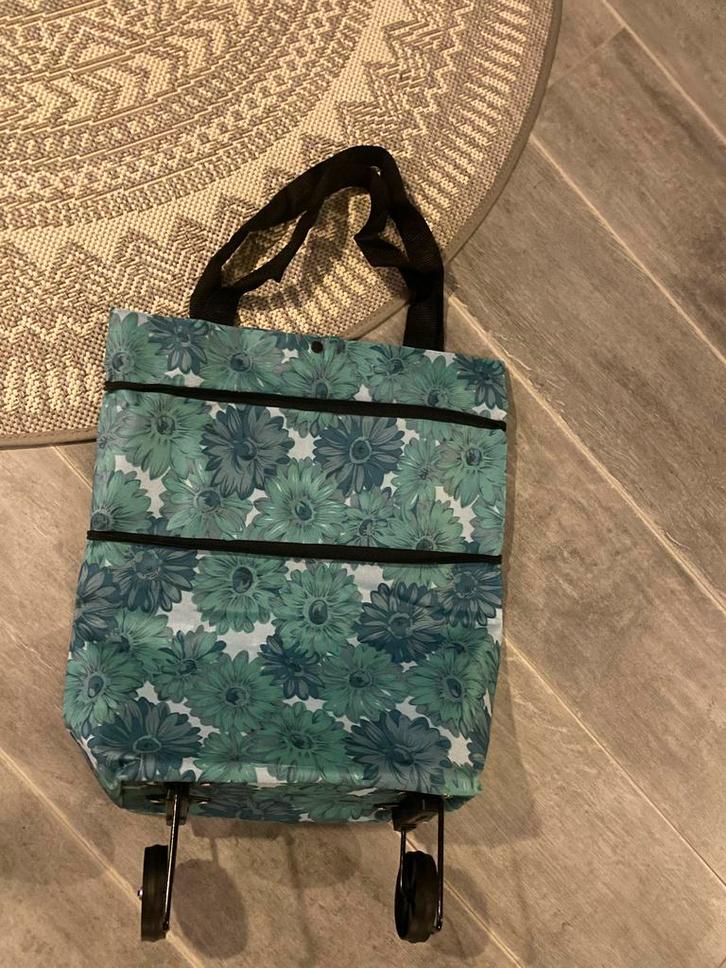 Handige boodschappentas / trolley met wieltjes, Sieraden, Tassen en Uiterlijk, Tassen | Reistassen en Weekendtassen, Gebruikt