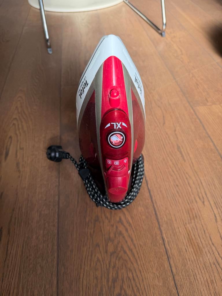 Tefal Ultragliss Plus Strijkijzer Rood, Ophalen of Verzenden, Zo goed als nieuw, Strijkijzer met snoer