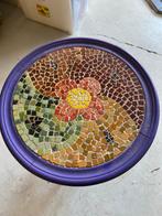 Unieke paarse bijzettafel met mozaïek blad, Huis en Inrichting, Overige materialen, Minder dan 55 cm, Gebruikt, Rond