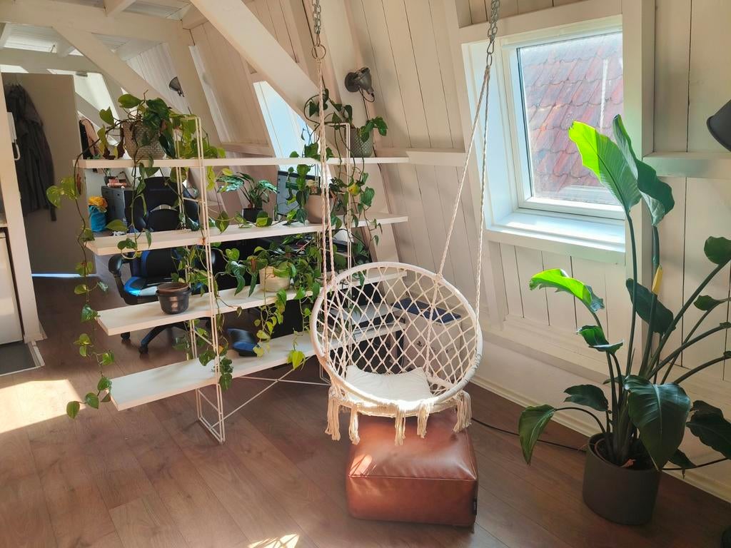Hangstoel, Huizen en Kamers