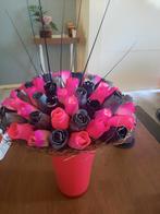 2 boeketten met houten roosjes, grijs, zwart, fuchsia, Ophalen of Verzenden