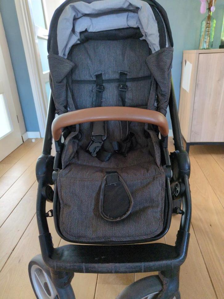 Mutsy Evo kinderwagen Industrial Charcoal + accessoires, Kinderen en Baby's, Kinderwagens en Combinaties, Gebruikt, Combiwagen