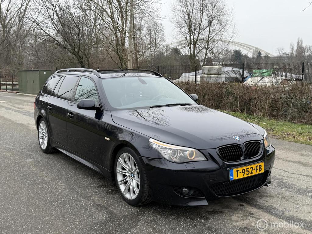 BMW 5-serie 523i LCi M-Pakket e61, Auto's, Achterwielaandrijving, Gebruikt, Zwart, Parkeersensor