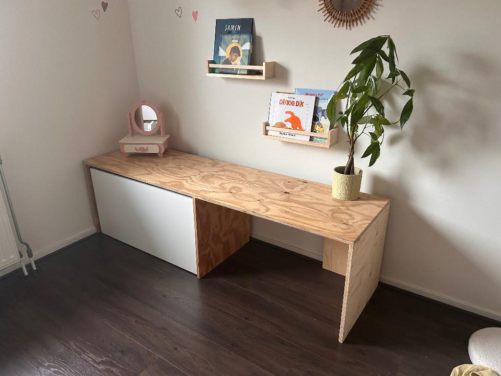 Bureau voor kinderen, Huis en Inrichting, Bureaus, Ophalen, Met lades, Gebruikt, Hout