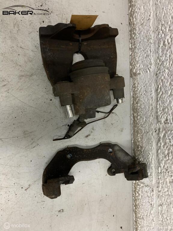 Remklauw rechtsvoor Volvo V50 S40 ('04-'12), Auto-onderdelen, Remmen en Aandrijving, Volvo, Gebruikt, Ophalen of Verzenden