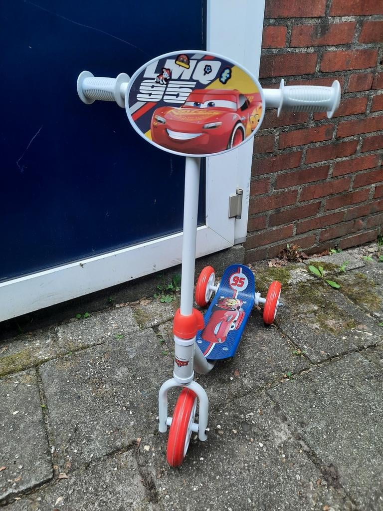 Cars step, Kinderen en Baby's, Speelgoed | Buiten | Voertuigen en Loopfietsen, Ophalen, Zo goed als nieuw, Overige typen