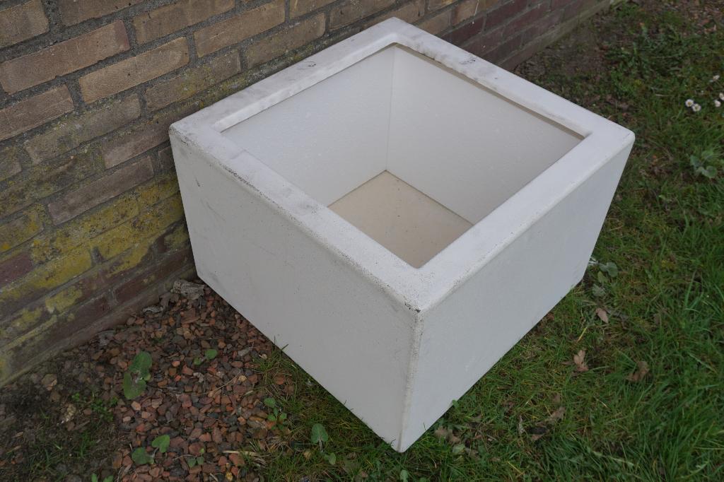 Witte Polyester bloembak plantenbak 60x60x40, Ophalen, Kunststof, Gebruikt, Vierkant