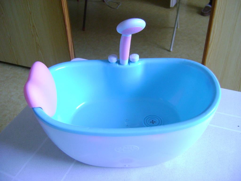 babyborn bad sproeier kranen licht en watergeluid 30x16x20, Kinderen en Baby's, Speelgoed | Poppen, Ophalen of Verzenden, Zo goed als nieuw