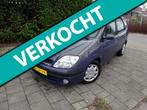 Renault Scénic MET JAAR APK!, Voorwielaandrijving, Gebruikt, Bedrijf, Handgeschakeld