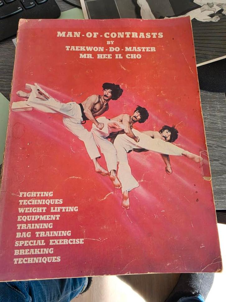 Taekwondo Boek Hee Il Cho 1978 - Zeldzaam met foto's, Boeken, Sportboeken, Ophalen of Verzenden