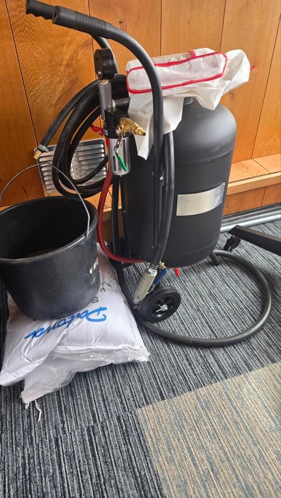 Datona Straalset met Straalketel en Afzuiging, Ophalen, Gebruikt