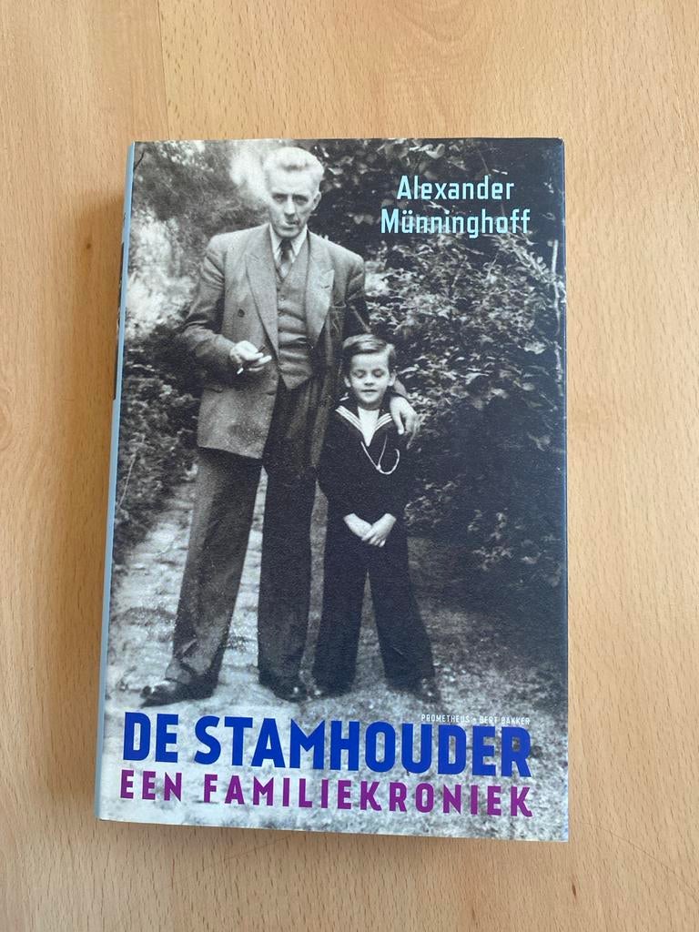 De Stamhouder - Alexander Münninghoff (Familiekroniek), Boeken, Ophalen of Verzenden, Zo goed als nieuw, Nederland