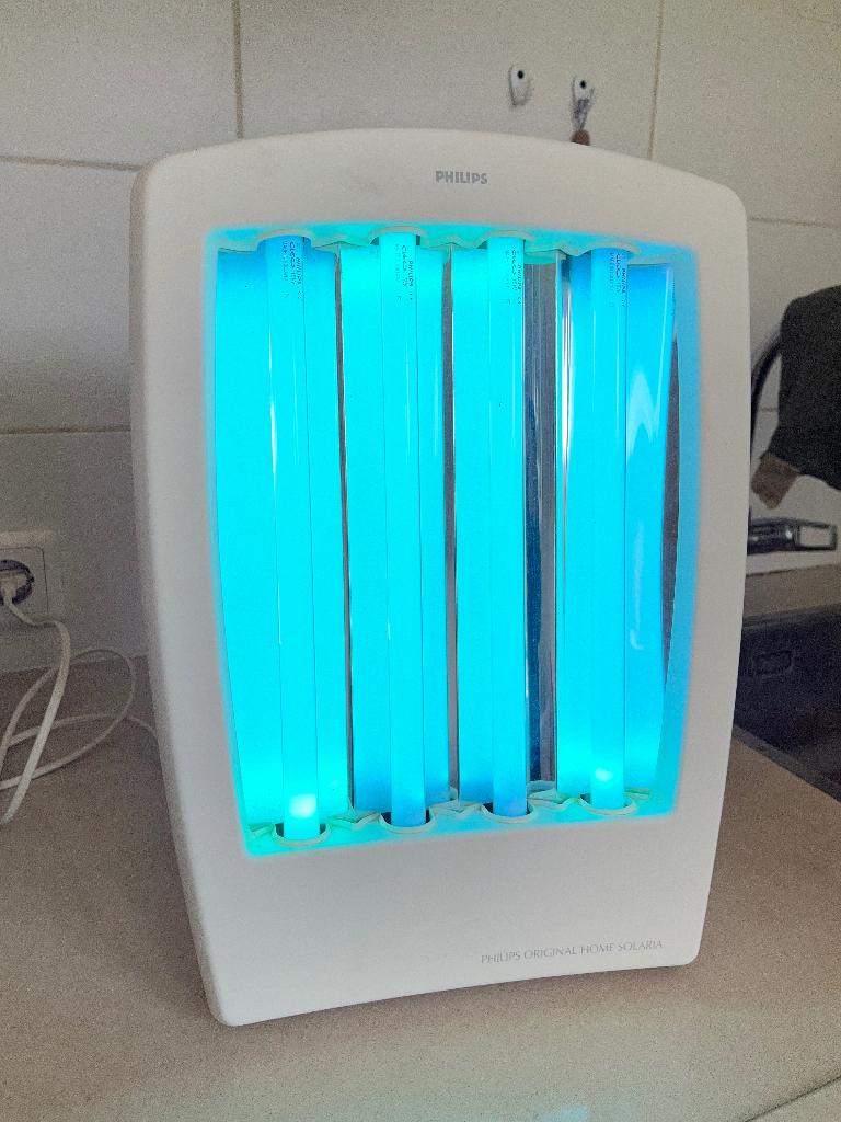 Philips gezichtsbruiner met timer, Witgoed en Apparatuur, Ophalen, Gebruikt, Gezichtsbruiner, Minder dan 10 lampen