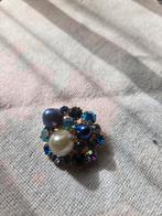 Vintage brooch of a cluster of deep  rhinestones, Overige materialen, Minder dan 4 cm, Zo goed als nieuw, Verzenden