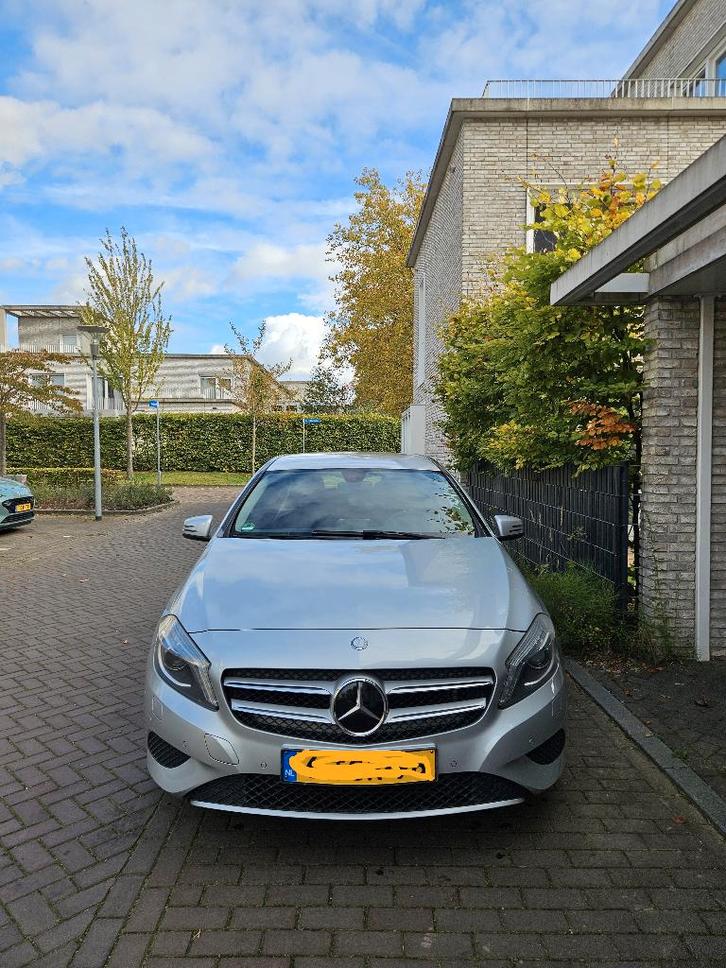 Mercedes-Benz A-Klasse A180 1.6 Blue Efficiency 2014 Grijs, Auto's, Mercedes-Benz, Particulier, A-Klasse, Airbags, Airconditioning
