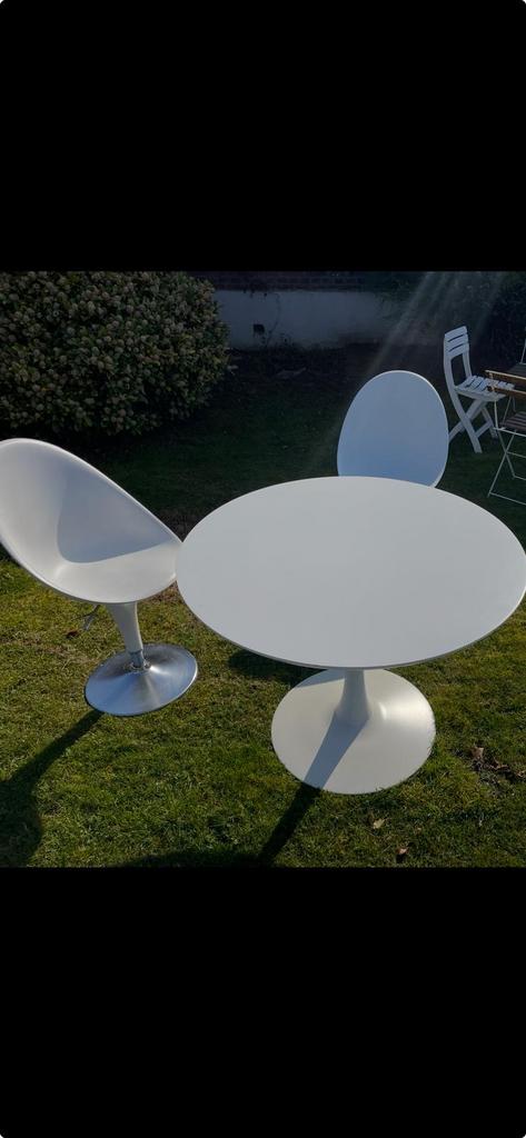 Bombo Magis design set: tafel en 3 stoelen, Ophalen, Zo goed als nieuw