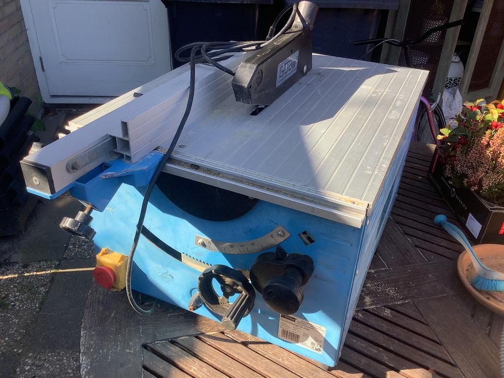 Güde , cirkelzaag tafel , met widia zaag ., Ophalen, Gebruikt