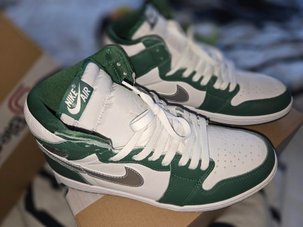 Nike Air Jordan 1 Retro High OG 'Gorge Green', Ophalen of Verzenden, Zo goed als nieuw, Overige kleuren