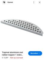 Te koop 25 stuks aluminium trapmatten met rubber noppen, Ophalen, Zo goed als nieuw, Trap, Minder dan 2 meter