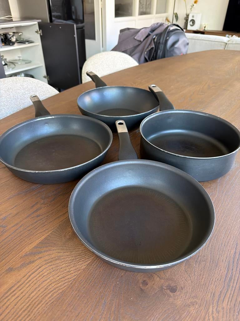 Pannenset TEFAL: 2 koekenpannen en 1 wok 1 hapjes pan, Ophalen, Gebruikt, Aluminium, Pannenset