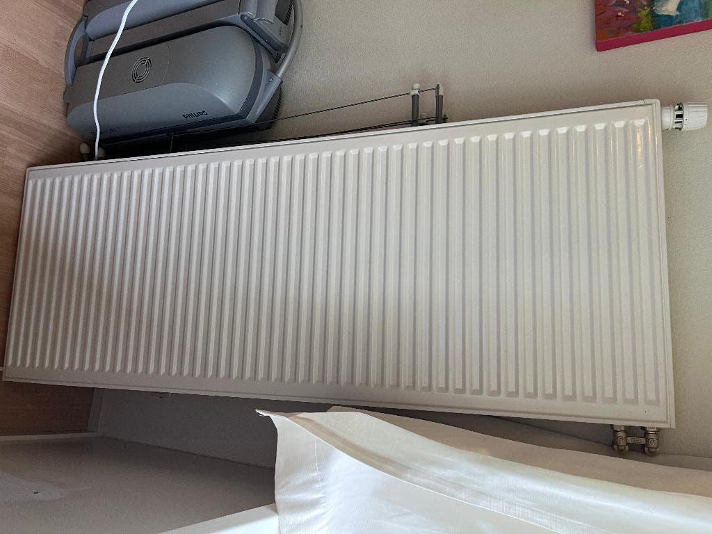 Te koop radiatoren 3 stuks, Doe-het-zelf en Verbouw, Verwarming en Radiatoren, Ophalen, 30 tot 80 cm, Radiator, Zo goed als nieuw