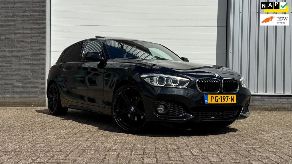 BMW 1-serie 120i M PAKKET AUTOMAAT PANO FULL OPTION KEYLESS, 1998 cc, Achterwielaandrijving, Gebruikt, Euro 6