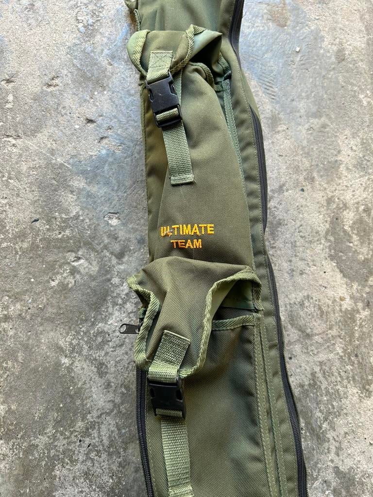 Foedraal en 2 karperhengels met molen, Ophalen of Verzenden, Zo goed als nieuw, Werphengel