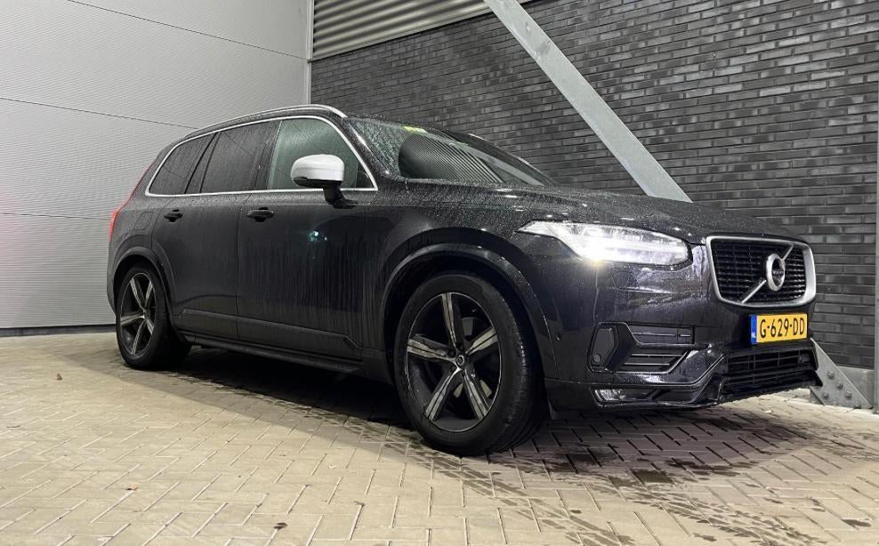 Volvo XC90 2.0 D5 165KW Geartronic AWD 7-ST 2016 Zwart, Auto's, 4 cilinders, 7 stoelen, Zwart, 226 €/maand