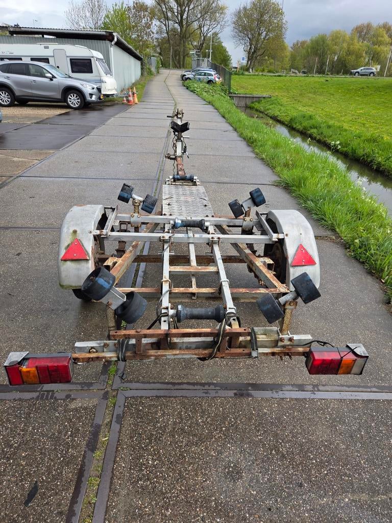 Opknapper boottrailer 5.5 meter, Watersport en Boten, Ophalen of Verzenden, Gebruikt, Overige typen