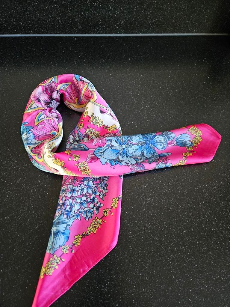 Fucsia Roze  Sjaal met Bloemenprint Nieuw!, Kleding | Dames, Mutsen, Sjaals en Handschoenen, Nieuw, Ophalen of Verzenden, Onbekend