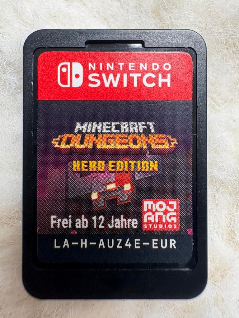 Minecraft Dungeons Hero Edition, 3 spelers of meer, Verzenden, Zo goed als nieuw, Vanaf 7 jaar