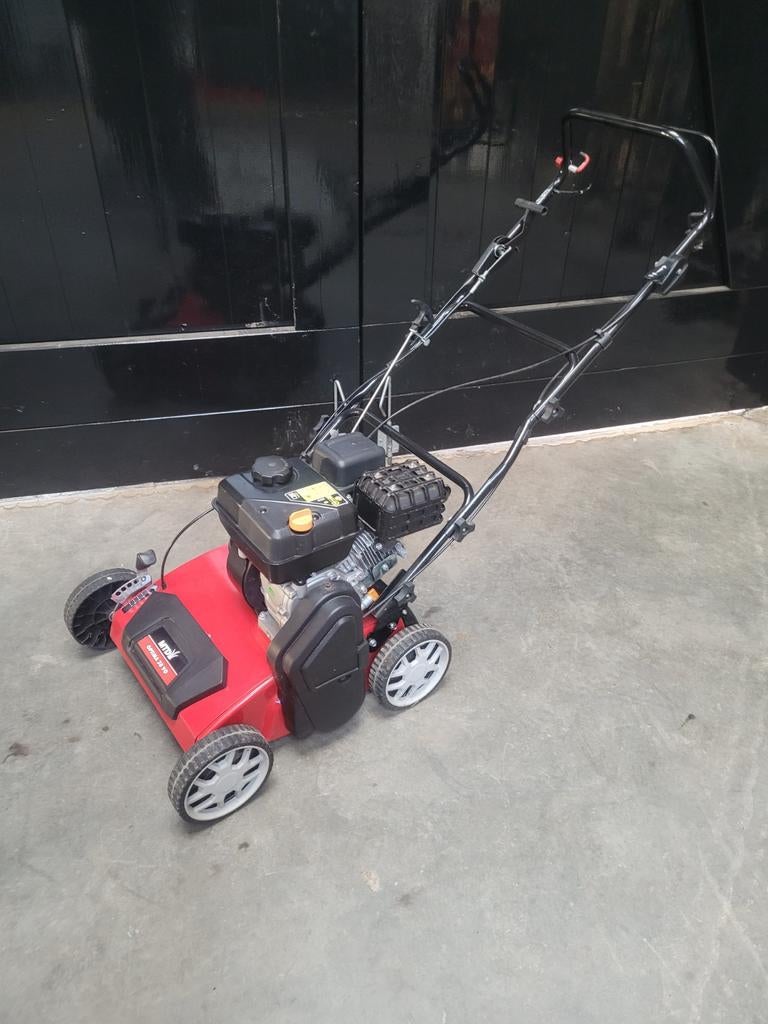 Te huur: verticuteermachine, Tuin en Terras, Verticuteermachines, Ophalen, Benzine