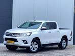 Toyota HiLux 2.4 D-4D-F Double Cab Professional CAMERA/ GRIJ, Auto's, Automaat, Start-stop-systeem, Stof, Gebruikt