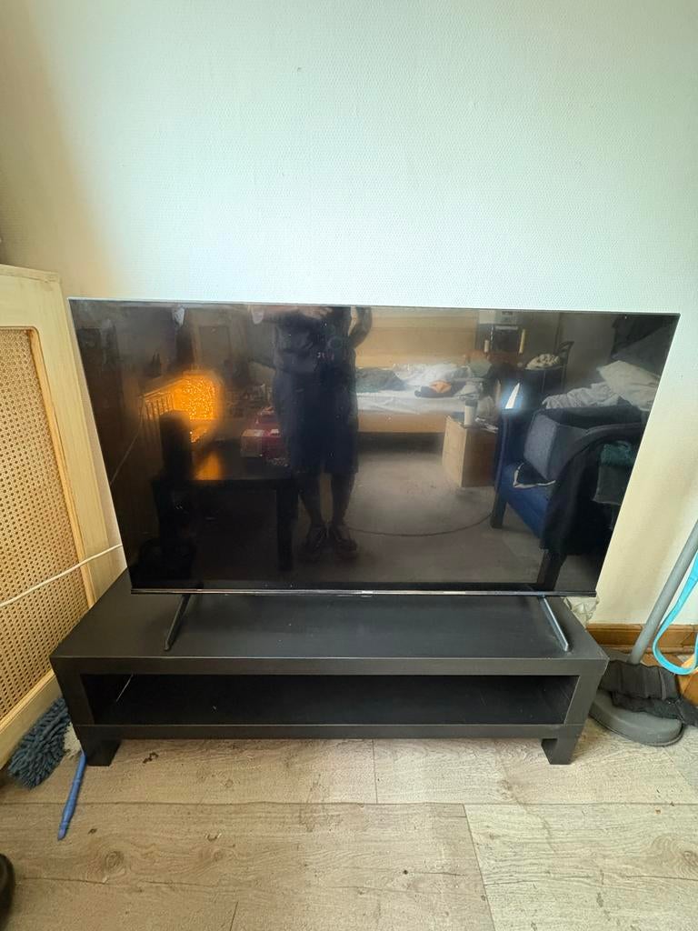 Smart TV met tv-meubel, Ophalen of Verzenden, Zo goed als nieuw, Smart TV