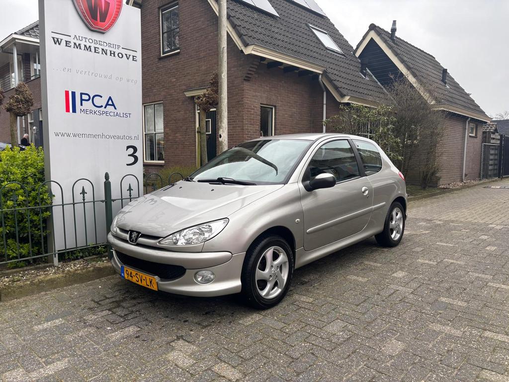 Peugeot 206 1.6-16V Air-line 3 (bj 2006), Auto's, Peugeot, Voorwielaandrijving, 12 maanden, Bedrijf, Handgeschakeld
