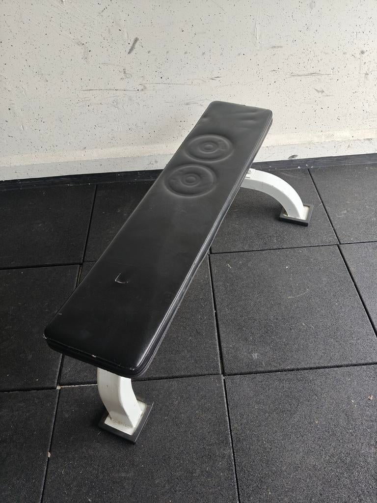 Gorilla Sports Flat Bench, Sport en Fitness, Fitnessmaterialen, Ophalen, Benen, ., Zo goed als nieuw