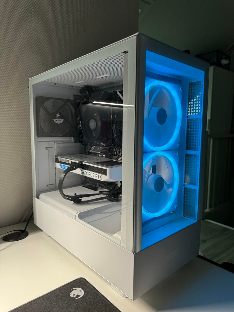 Gaming PC - wit, Ophalen of Verzenden, Zo goed als nieuw, Gaming, SSD