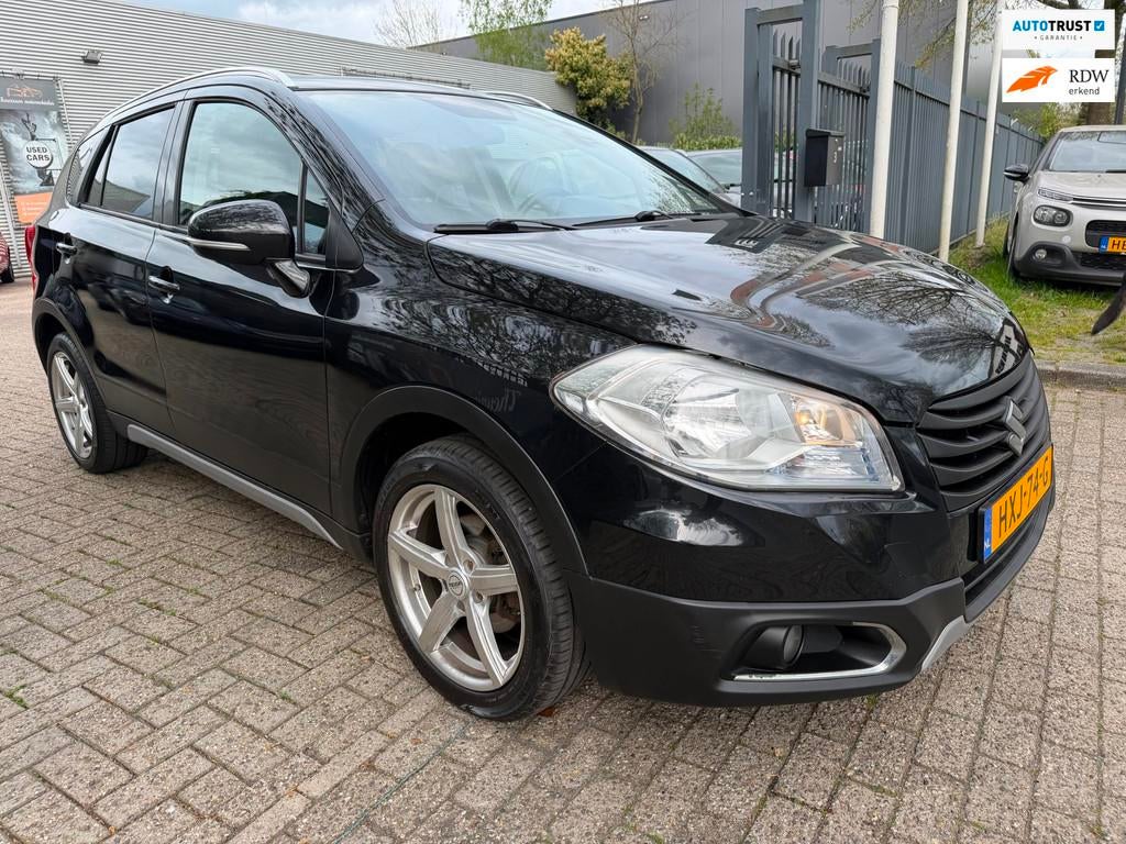 Suzuki SX4 S-Cross 1.6 Exclusive AllGrip 4x4, nwe APK, clima, Auto's, Suzuki, Stof, 4 cilinders, 400 kg, Zwart