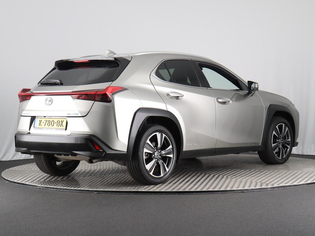 Lexus UX 250h F Sport Line (Camera / ACC / Stoelverw / Carpl, Gebruikt, Euro 6, 4 cilinders, Overige brandstoffen