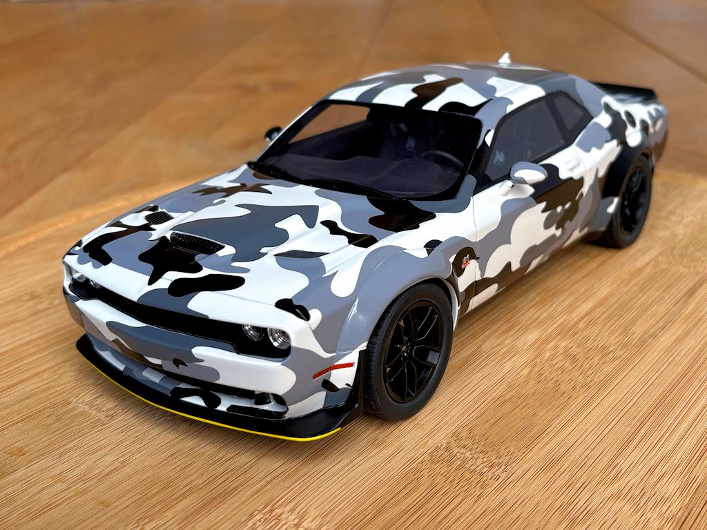 Dodge Challenger Camouflage 1:18 GT Spirit GT831 nieuw 504st, Hobby en Vrije tijd, Modelauto's | 1:18, Nieuw, Auto, Overige merken