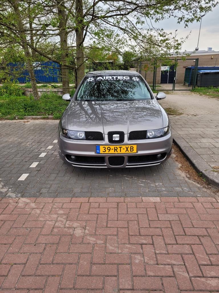 Seat Leon 1.8 20VT 132KW 2005 Grijs, Voorwielaandrijving, Stof, Zwart, 4 cilinders