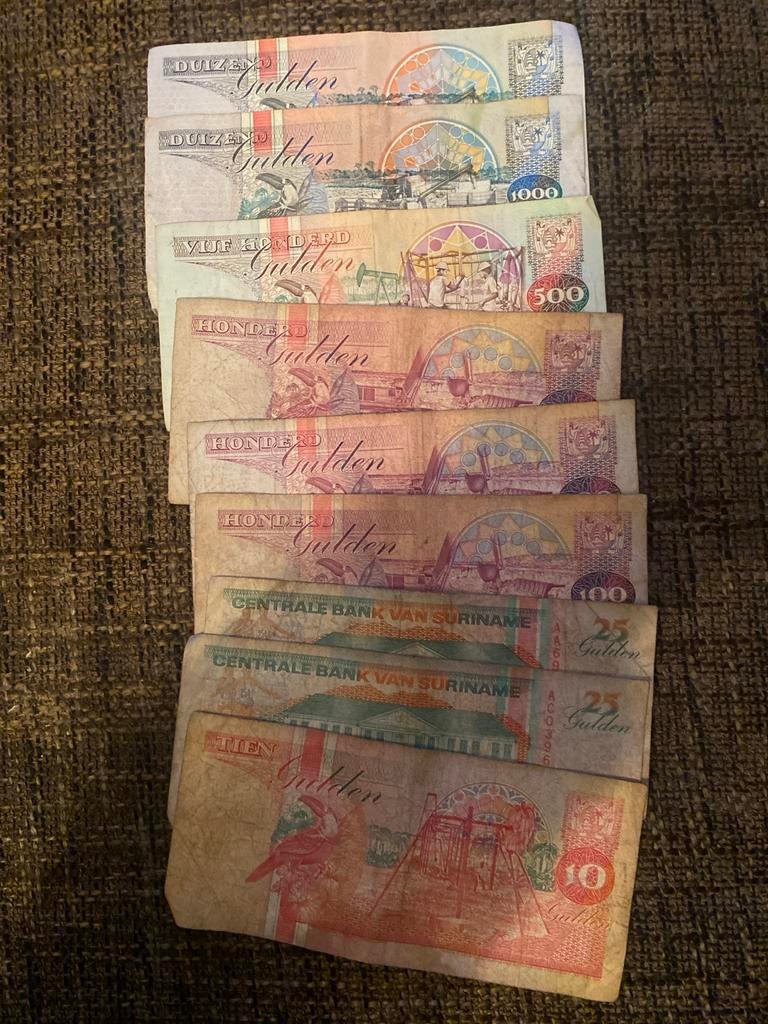 Set Surinaamse Guldens: 10, 25, 100, 500, 1000 Gulden, Postzegels en Munten, Bankbiljetten | Nederland, Ophalen of Verzenden, Setje