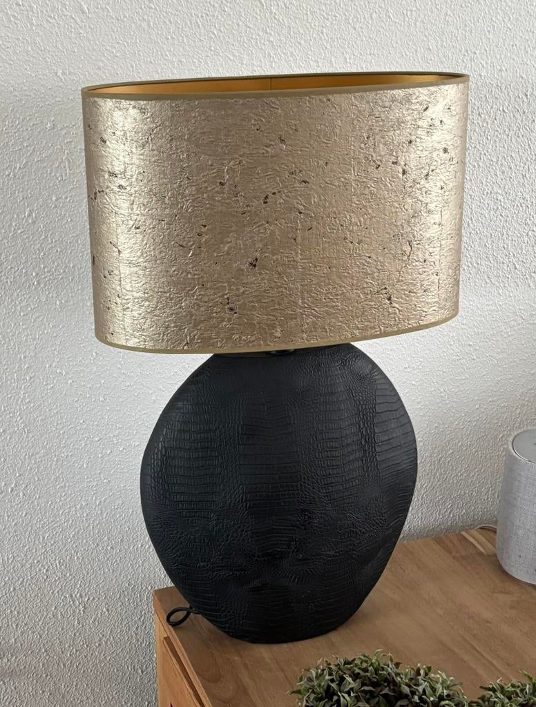 Zwarte skeld tafel lampen, Huis en Inrichting, Lampen | Lampenkappen, Ophalen of Verzenden, Zo goed als nieuw, Rond